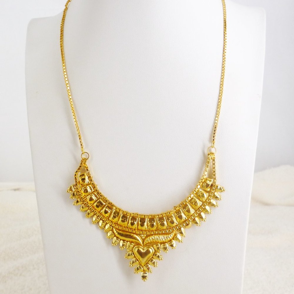 Bib Necklace India Design Gold Plate Filigree Heart 14"-18" Perfect NWOT M557 - Picture 2 of 4